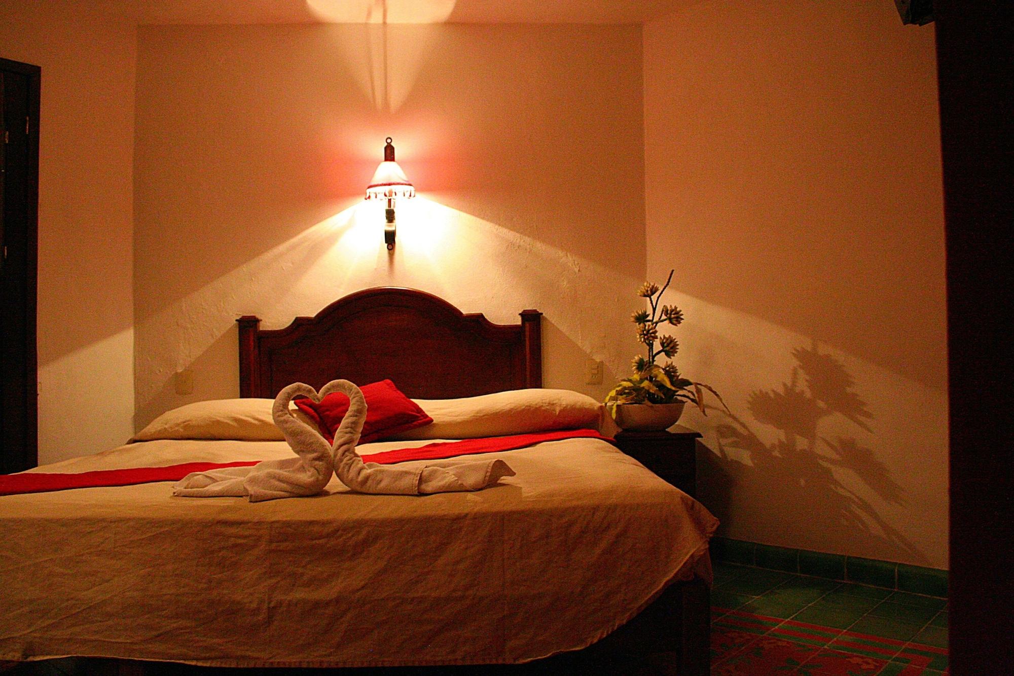 ואיאדוליד La Aurora Hotel Colonial מראה חיצוני תמונה